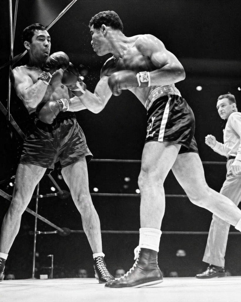 Fotografía histórica de un combate de boxeo usada para ilustrar la carrera de Johann Trollmann en el rin