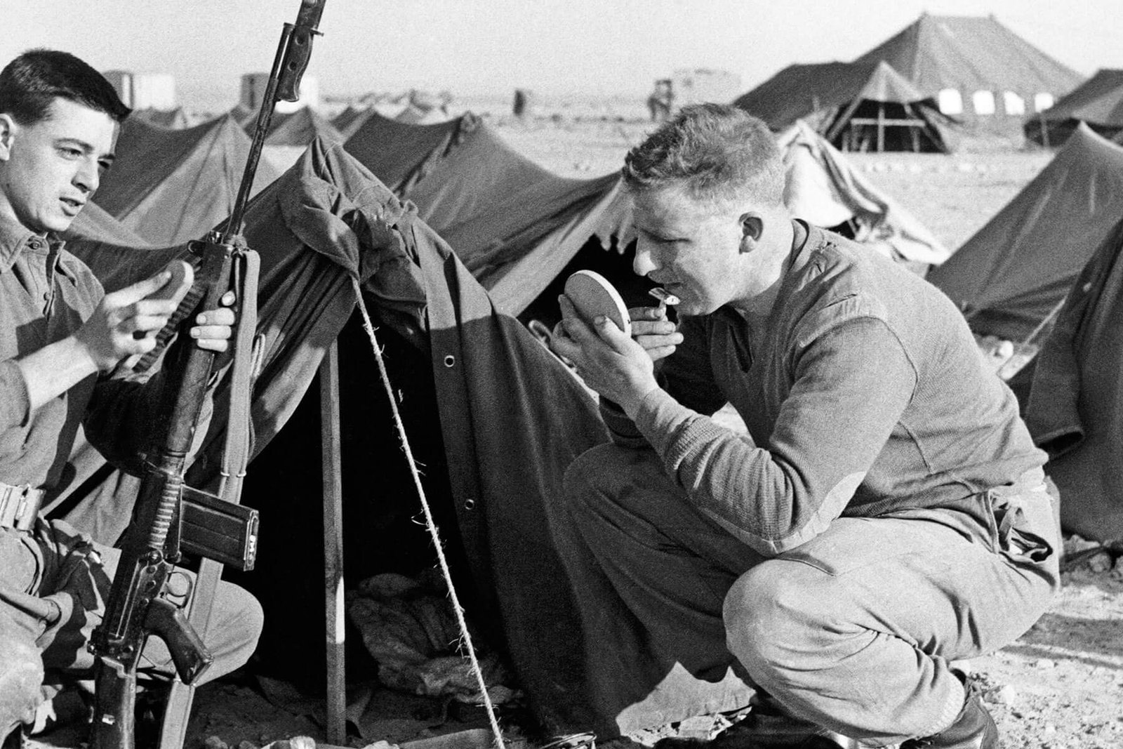 Etiqueta cotidiana derivada de la Segunda Guerra Mundial