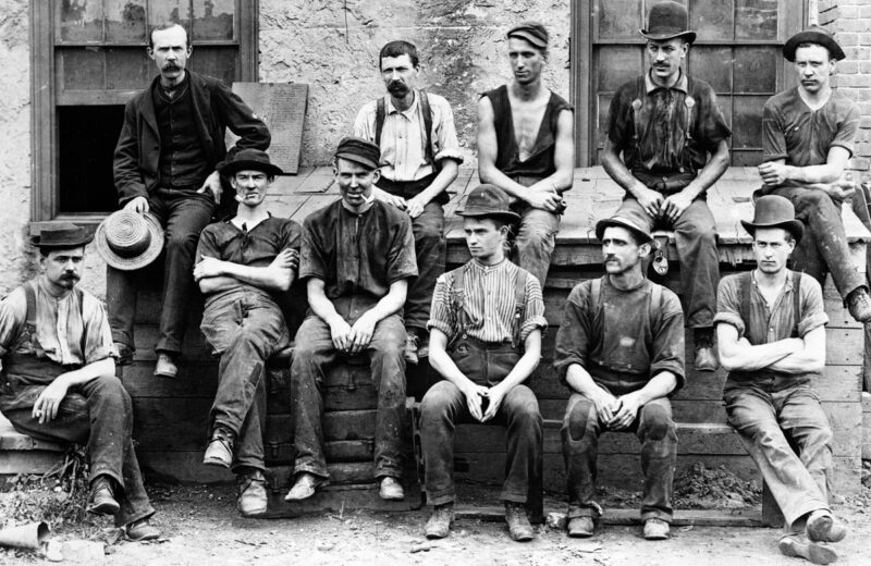 ¿Por qué los jeans tienen remaches?