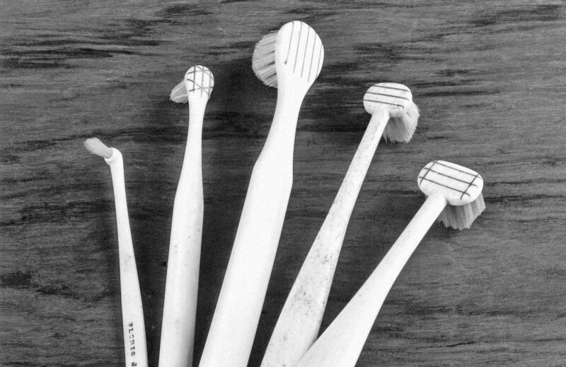 ¿Qué usaba la gente antes de los cepillos de dientes?