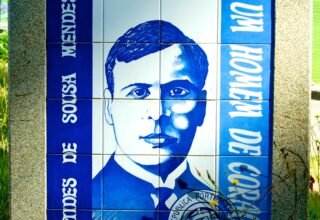 Homenaje en azulejos a Aristides de Sousa Mendes en Viseu, Portugal