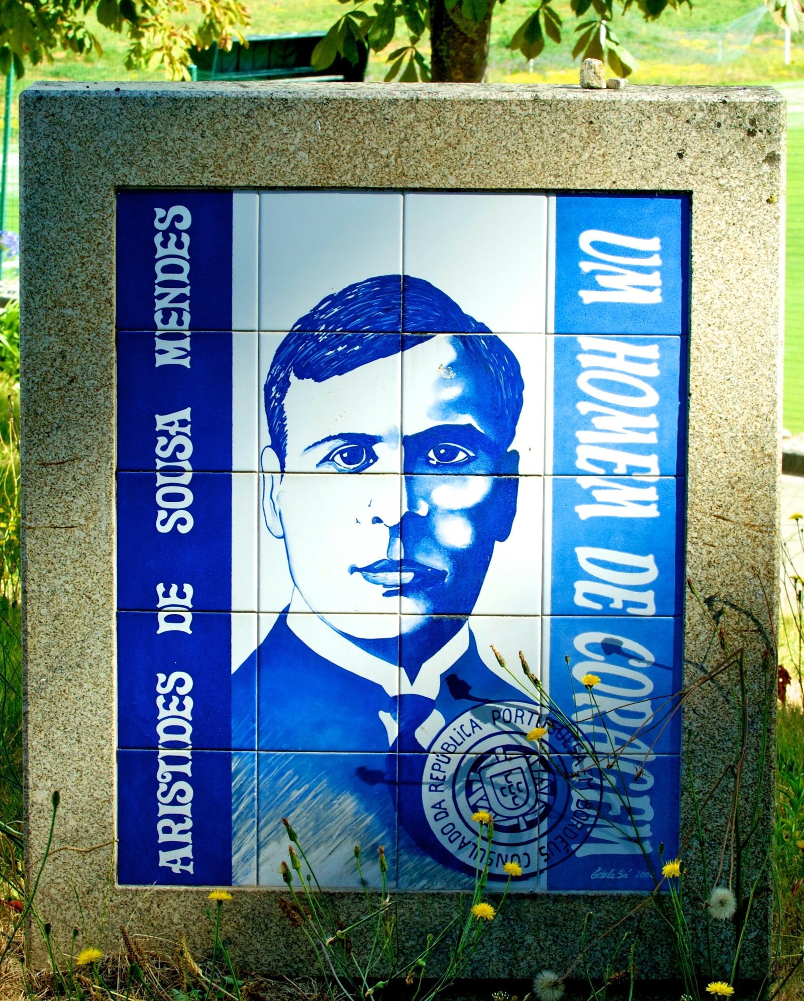 Homenaje en azulejos a Aristides de Sousa Mendes en Viseu, Portugal
