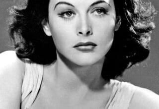 Retrato publicitario de la actriz e inventora Hedy Lamarr en 1940