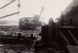 El barco SS Wilson B. Keene dañado tras el desastre de Texas City