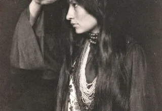 Retrato de Zitkála-Šá, escritora y activista Yankton Dakota, hacia 1898