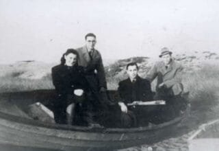 Refugiados judíos daneses llegando en una embarcación a Suecia en octubre de 1943