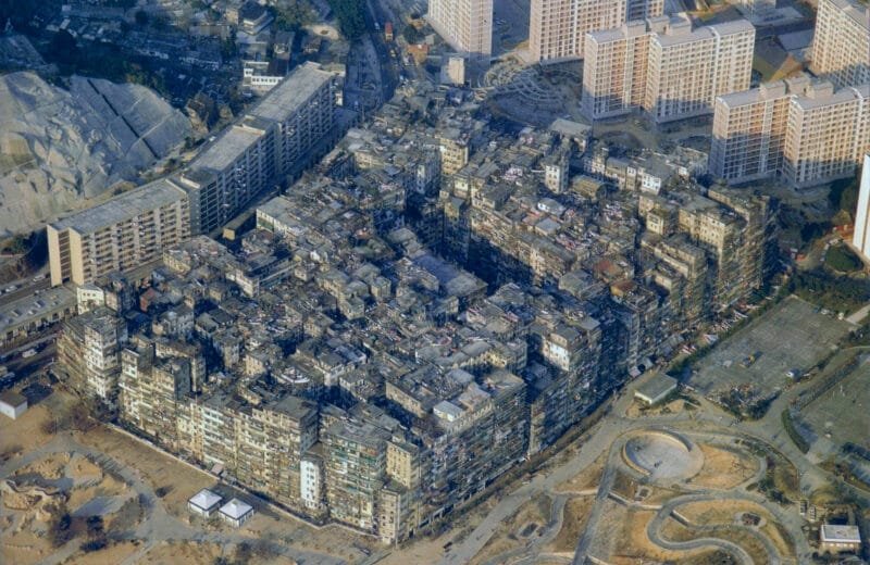 Vista aérea de la Ciudad Amurallada de Kowloon en 1989