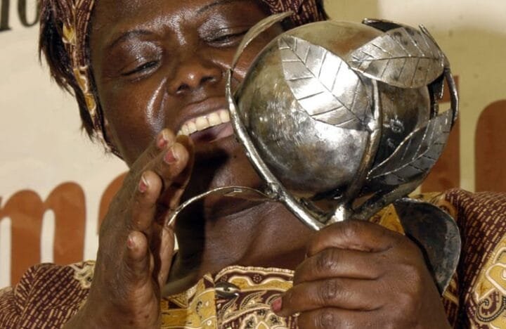 Retrato de la activista ambiental keniana Wangari Maathai