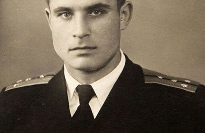 Retrato del oficial naval soviético Vasili Arkhipov
