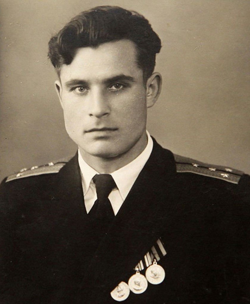 Retrato del oficial naval soviético Vasili Arkhipov